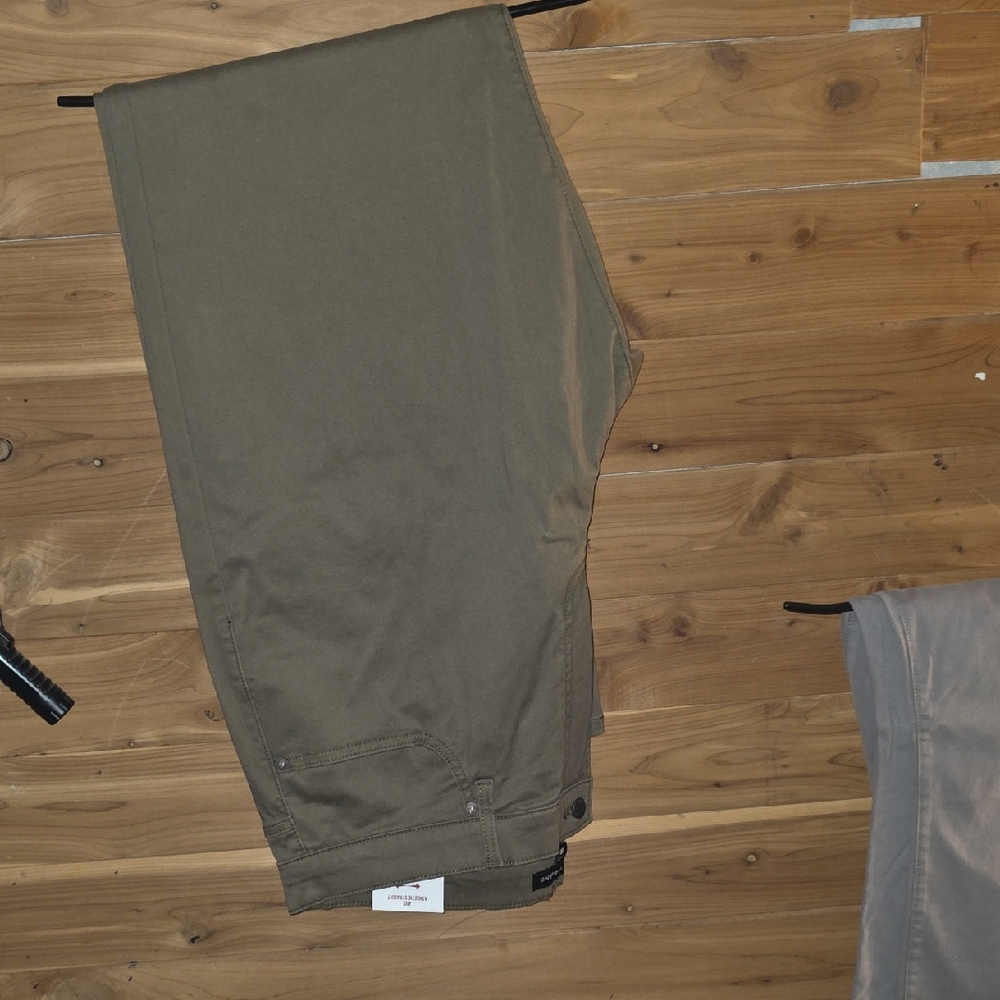 Lucky Brand Men's Olive-Tan Chinos